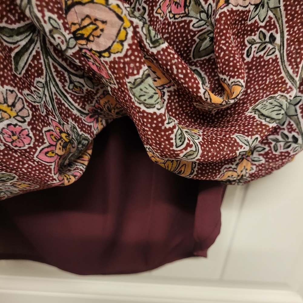 "LOT" of Women's Size LG Tops - Picture 6 of 12